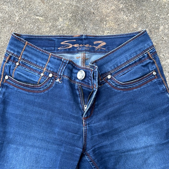 Seven jeans, rocker, slim, size 27, with diamond accented buttons - Picture 2 of 11